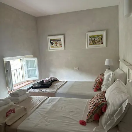 Luxury 6-bed Tuscan Near Lucca Castelvecchio (Pisa)