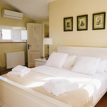 Luxury 6-bed Tuscan Near Lucca And Florence Vila